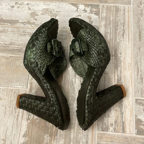 ANTHROPOLOGIE Paola Ferri green woven heels - Picture 4 of 8